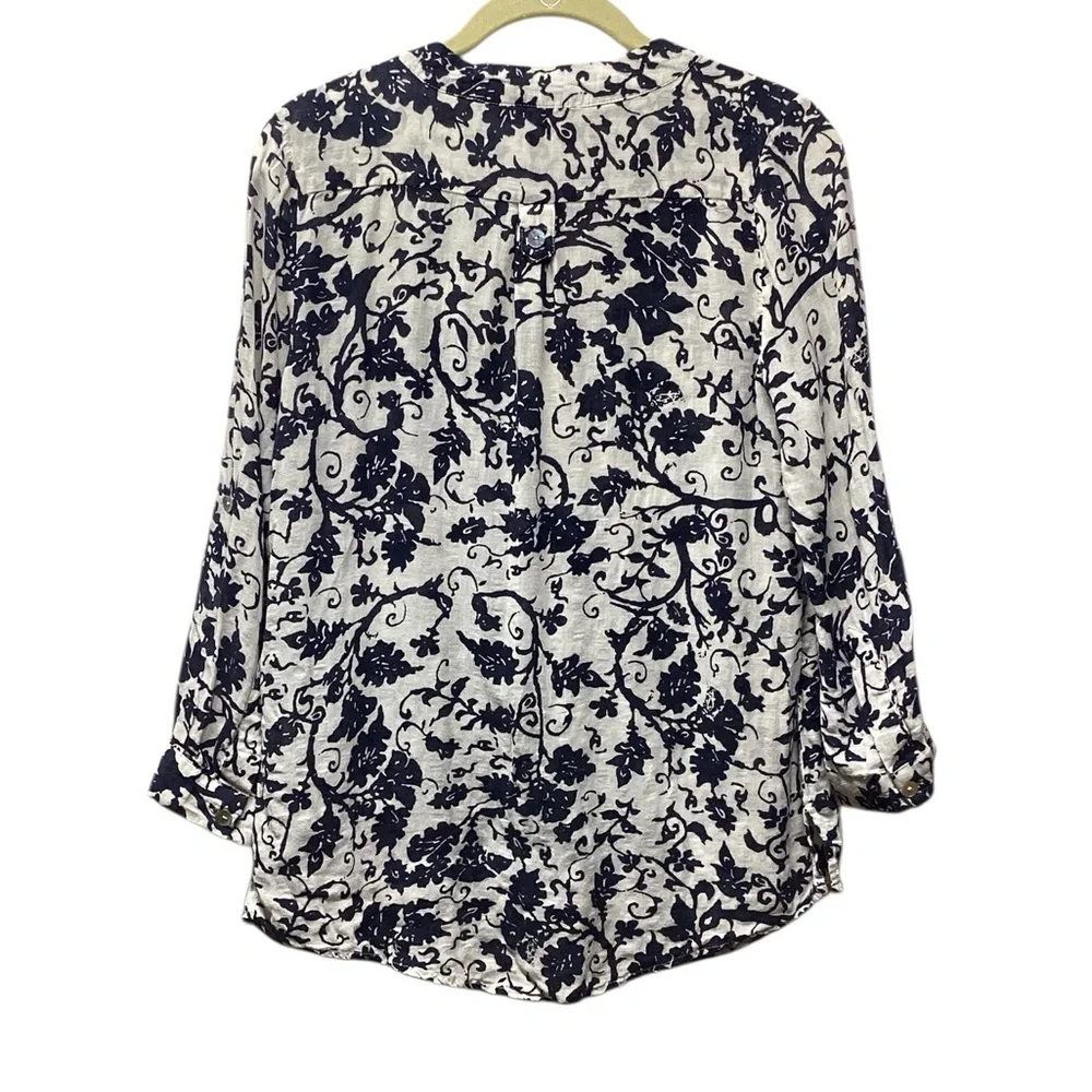 Honey Punch vneck Navy print Blouse Size Small